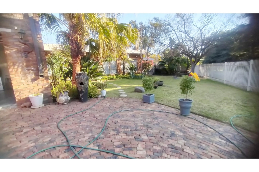 5 Bedroom Property for Sale in Elandsrand North West
